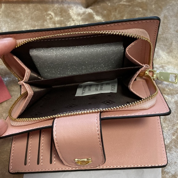 NEW Fox Lover wallet. Snap closure + outer zip around section. Inner card slots. - Picture 3 of 3